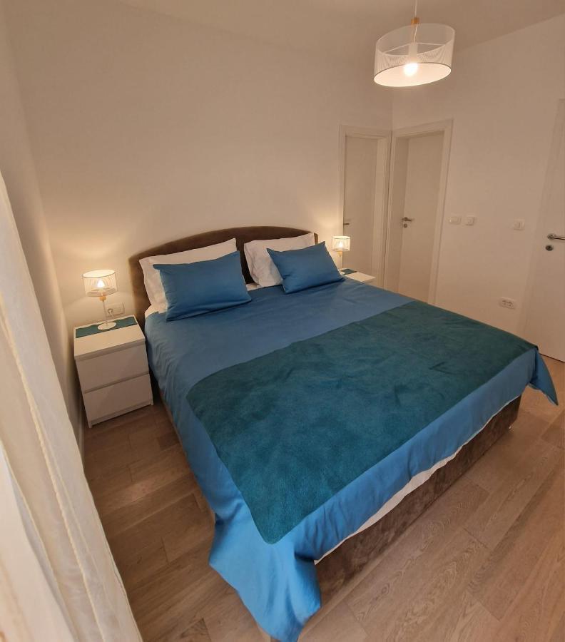 Luxury Moobl - Free Parking Apartment