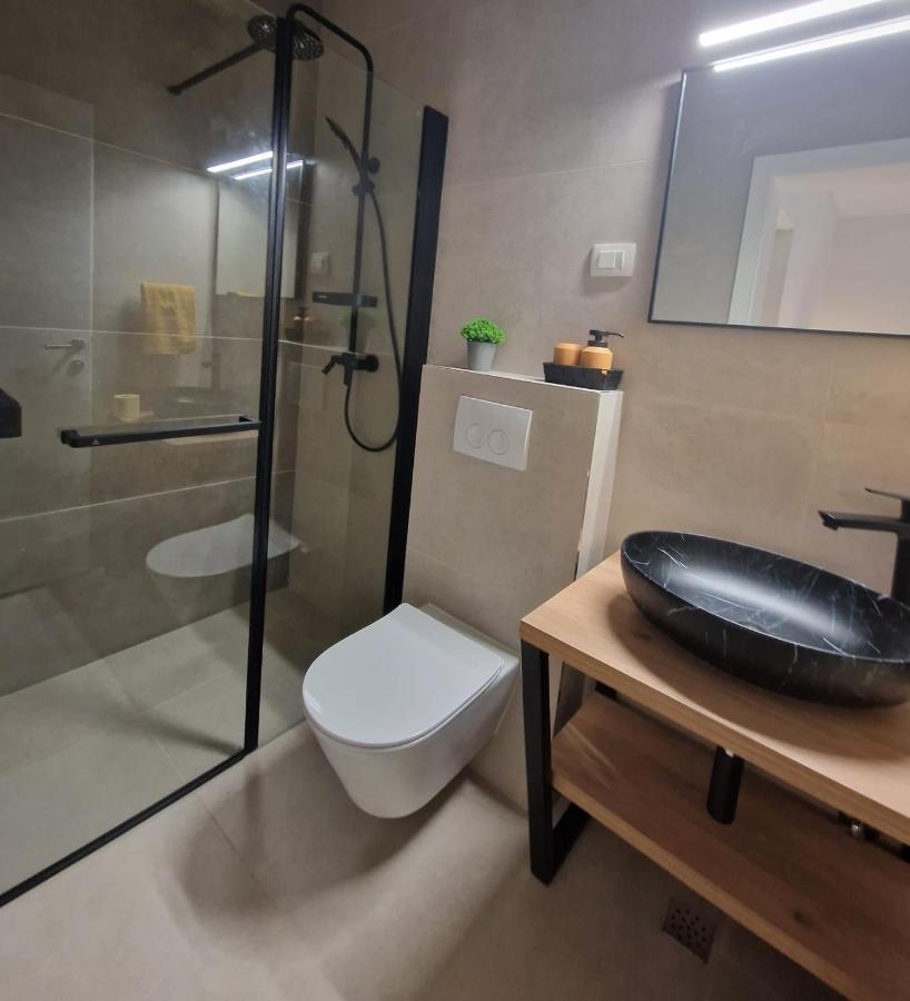 Luxury Moobl - Free Parking Apartment *